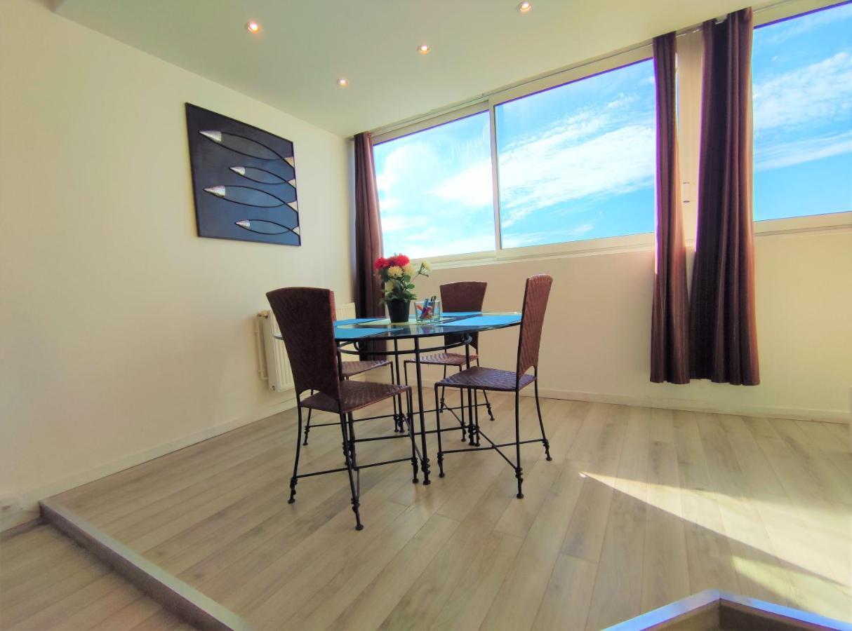 5 appartements indépendants situés à mi-chemin entre le Vieux Port et le Pont de l île de Ré La Rochelle  Exterior foto