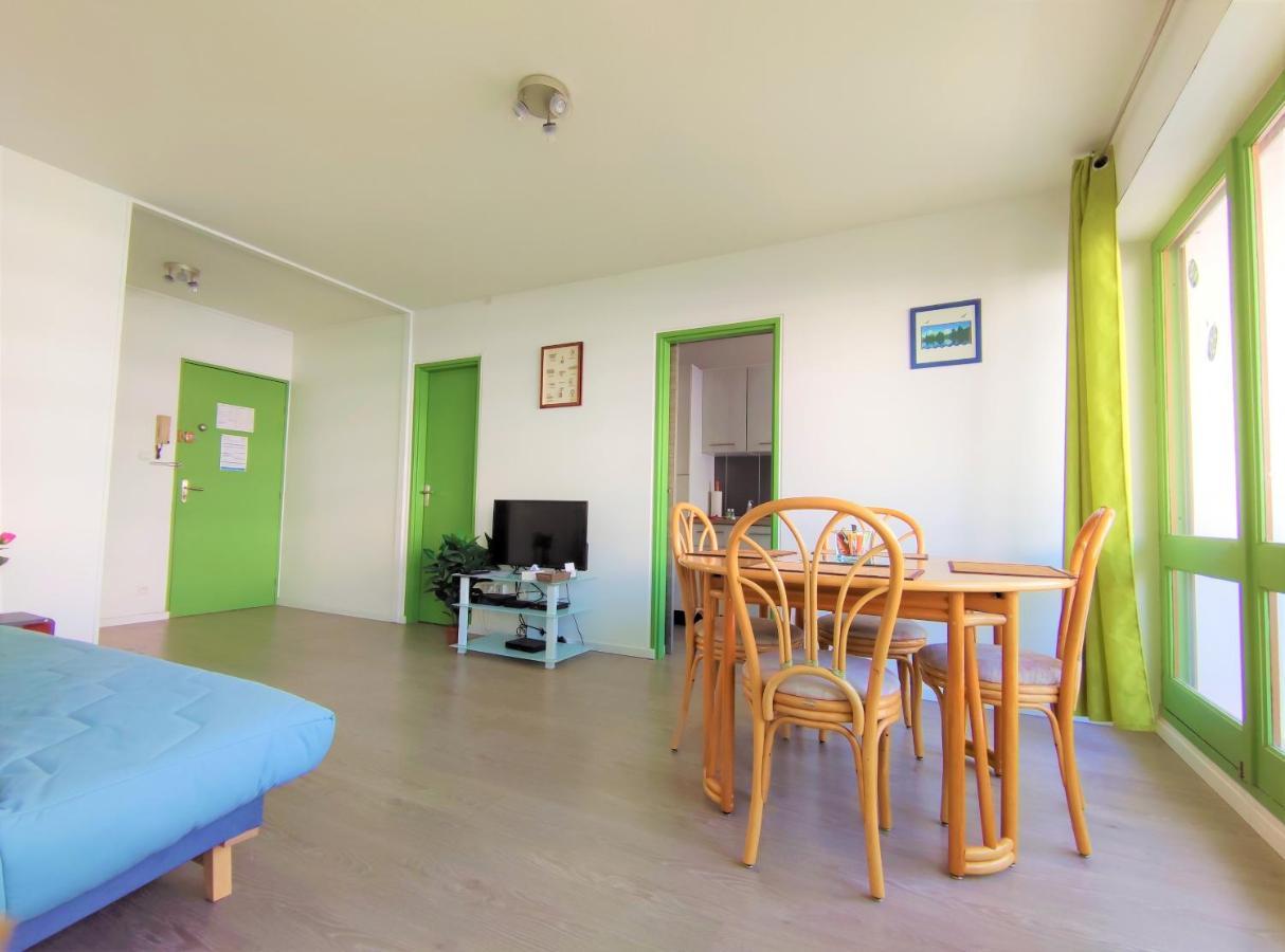 5 appartements indépendants situés à mi-chemin entre le Vieux Port et le Pont de l île de Ré La Rochelle  Exterior foto
