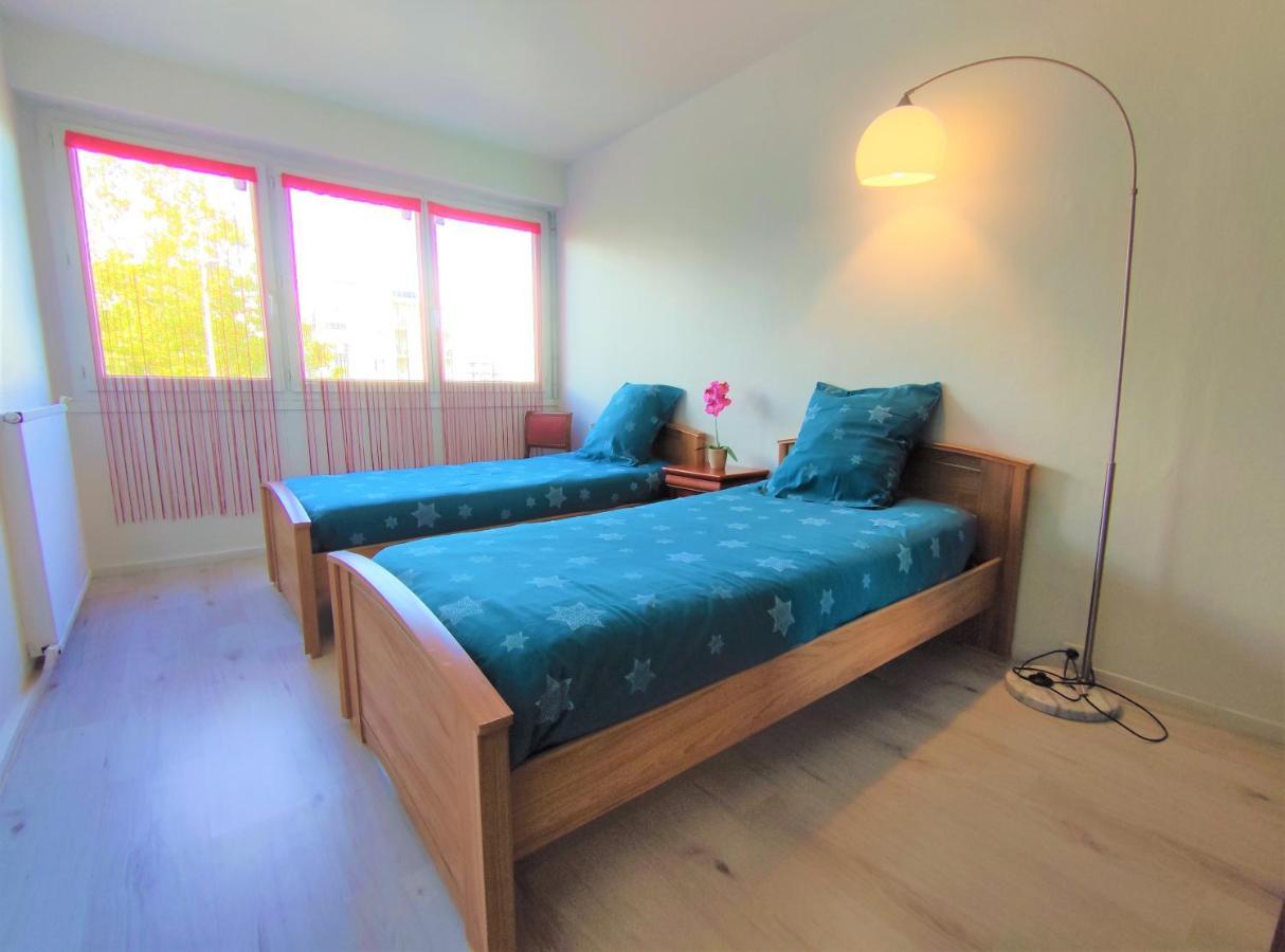 5 appartements indépendants situés à mi-chemin entre le Vieux Port et le Pont de l île de Ré La Rochelle  Exterior foto