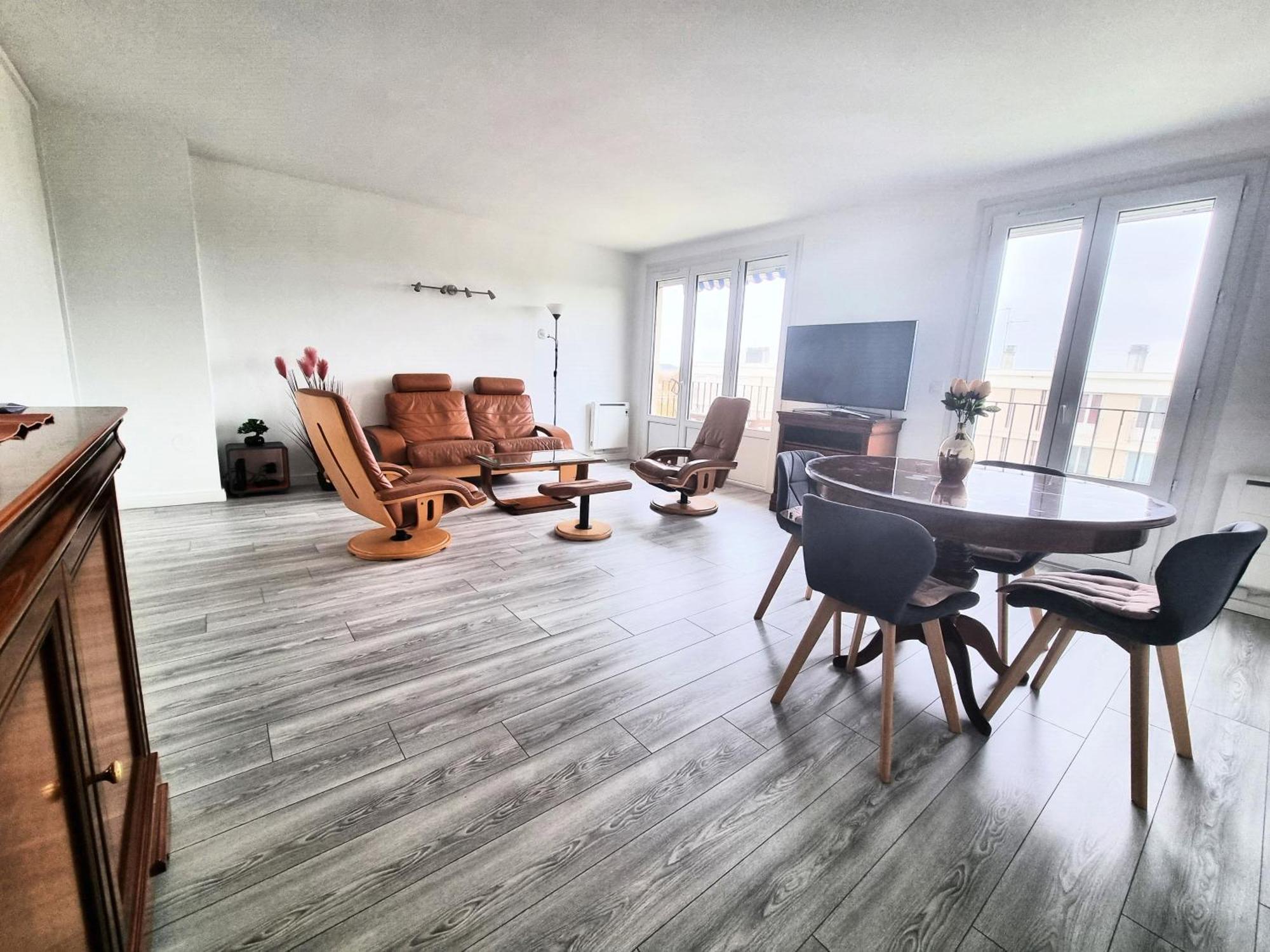 5 appartements indépendants situés à mi-chemin entre le Vieux Port et le Pont de l île de Ré La Rochelle  Exterior foto