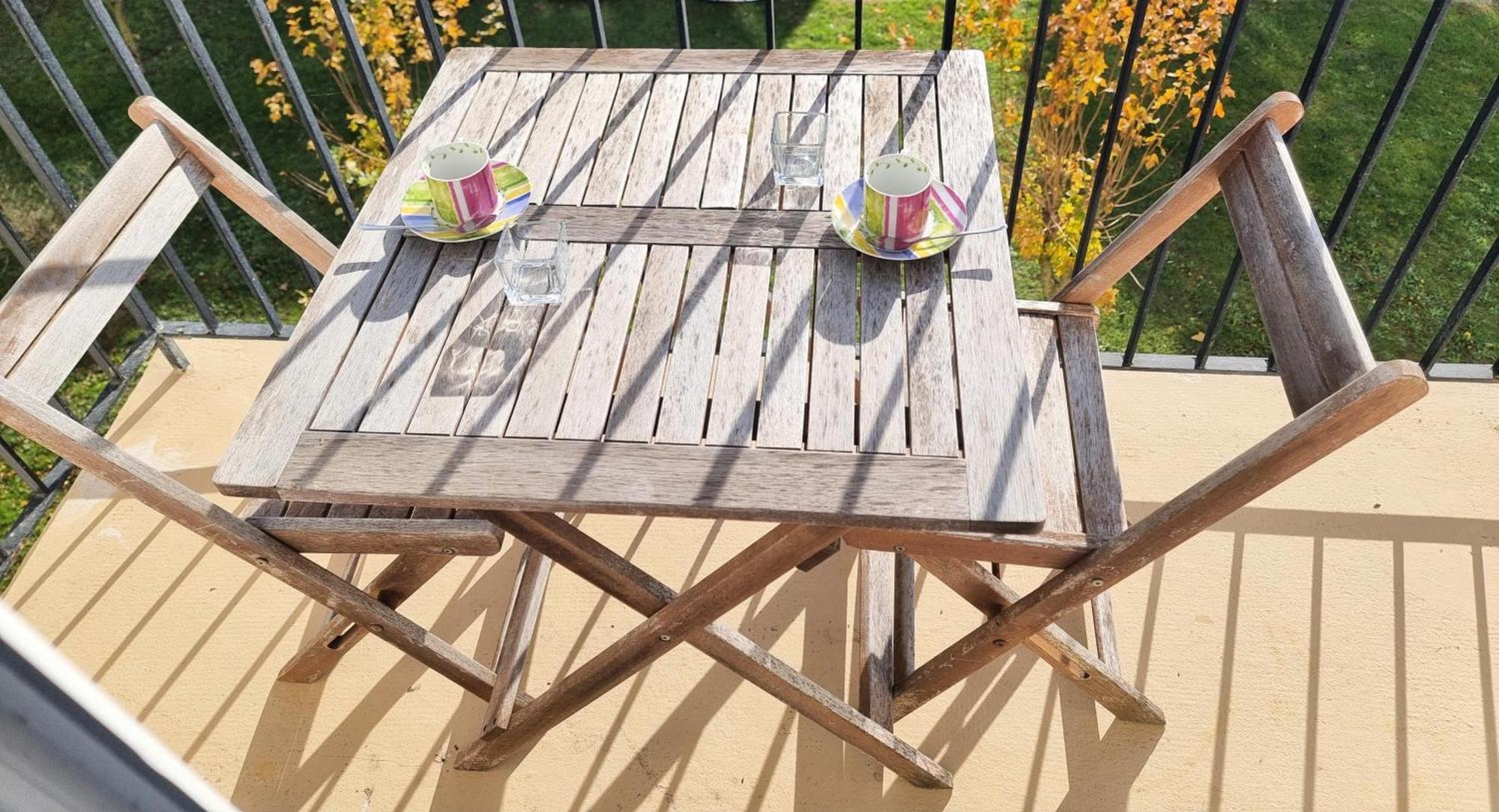 5 appartements indépendants situés à mi-chemin entre le Vieux Port et le Pont de l île de Ré La Rochelle  Exterior foto