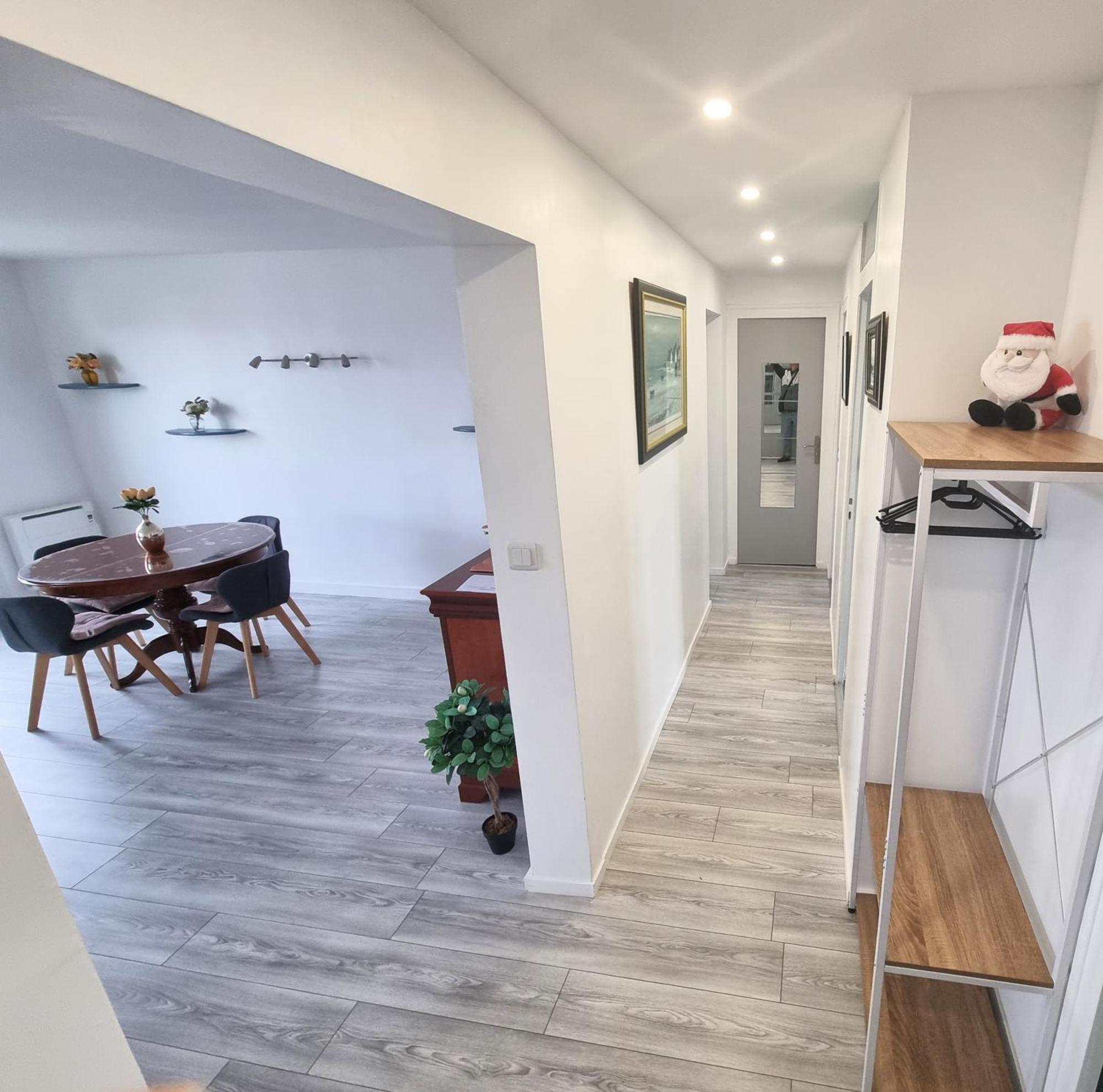 5 appartements indépendants situés à mi-chemin entre le Vieux Port et le Pont de l île de Ré La Rochelle  Exterior foto